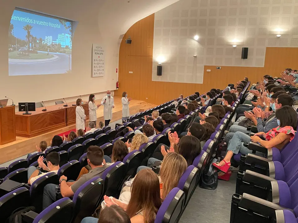  129 Especialistas Internos Residentes inician su formaci&oacute;n en el Hospital Reina Sof&iacute;a 