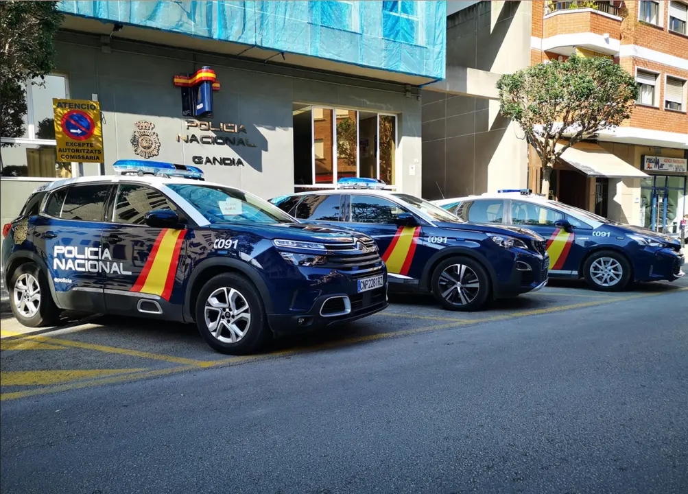  Archivo - Valencia.- Sucesos.- Agentes de Polic&iacute;a Nacional salvan la vida a unamujer que sufri&oacute; un infarto en su domicilio - POLIC&Iacute;A NACIONAL - Archivo 