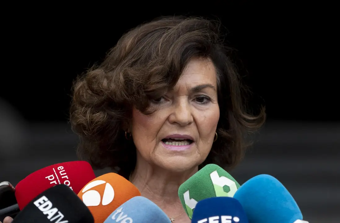  La exvicepresidenta del Gobierno, Carmen Calvo, ofrece declaraciones a los medios a su llegada a una reuni&oacute;n en el Teatro Real, a 2 de junio de 2023, en Madrid (Espa&ntilde;a). - Alberto Ortega - Europa Press 