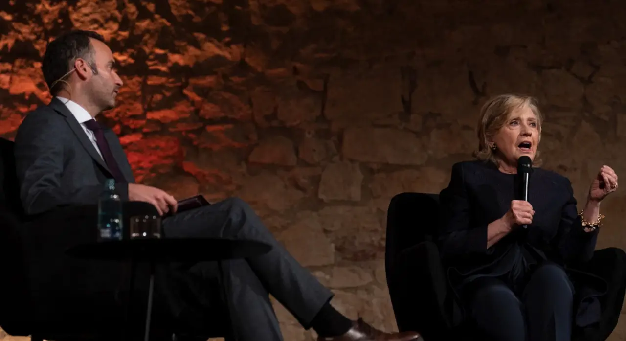  El director del CIDOB, Pol Morillas, y la ex secretaria de Estado de los Estados Unidos de Am&eacute;rica, Hillary Clinton, participan como ponentes en el acto central del 50&ordm; aniversario del CIDOB (Barcelona Centre for International Affairs), en la Capella del - David Zorrakino - Europa Press 