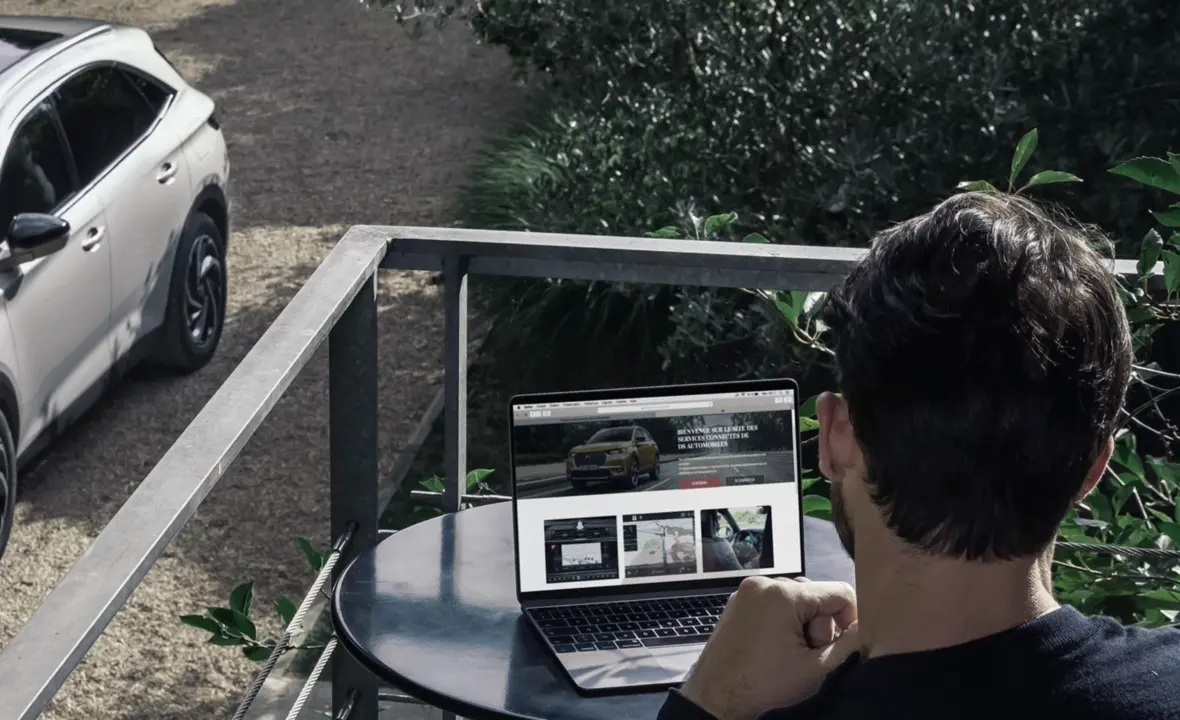  Archivo - Compra de coche 'online'. - STELLANTIS - Archivo 