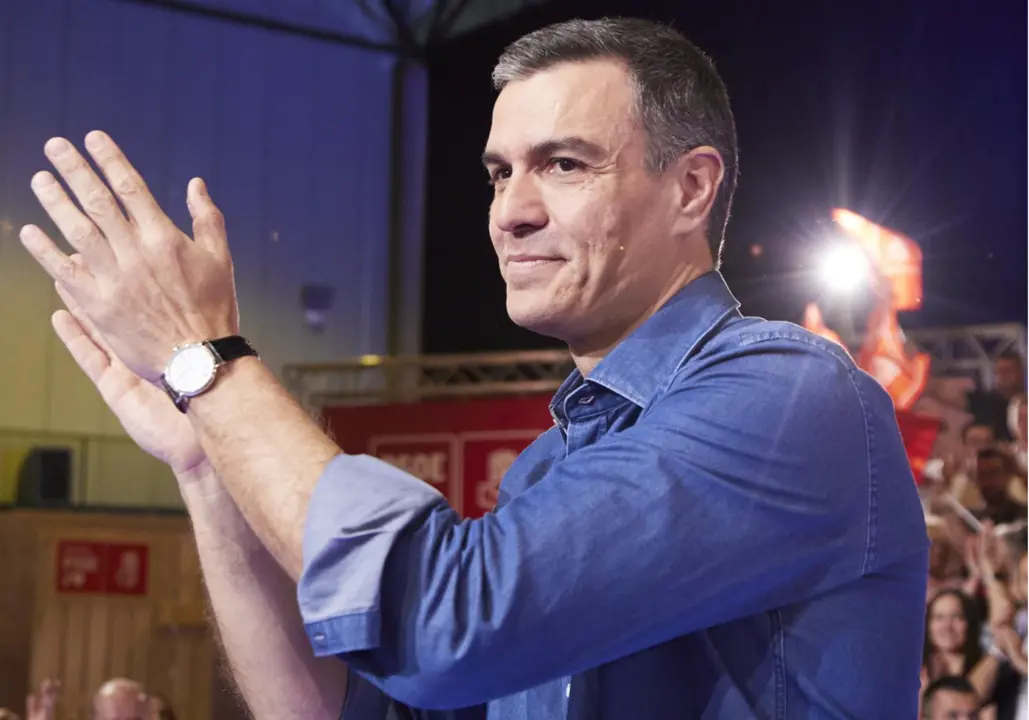  El presidente del gobierno de Espa&ntilde;a y secretario general del PSOE, Pedro S&aacute;nchez, durante el acto de campa&ntilde;a con el candidato del PSOE a la alcald&iacute;a de Sevilla en FIBES, a 13 de mayo de 2023 en Sevilla (Andaluc&iacute;a, Espa&ntilde;a). - Joaquin Corchero - Europa Press 