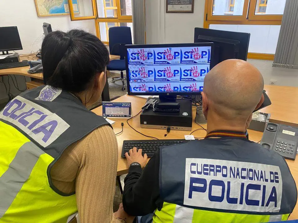  Polic&iacute;a Nacional 