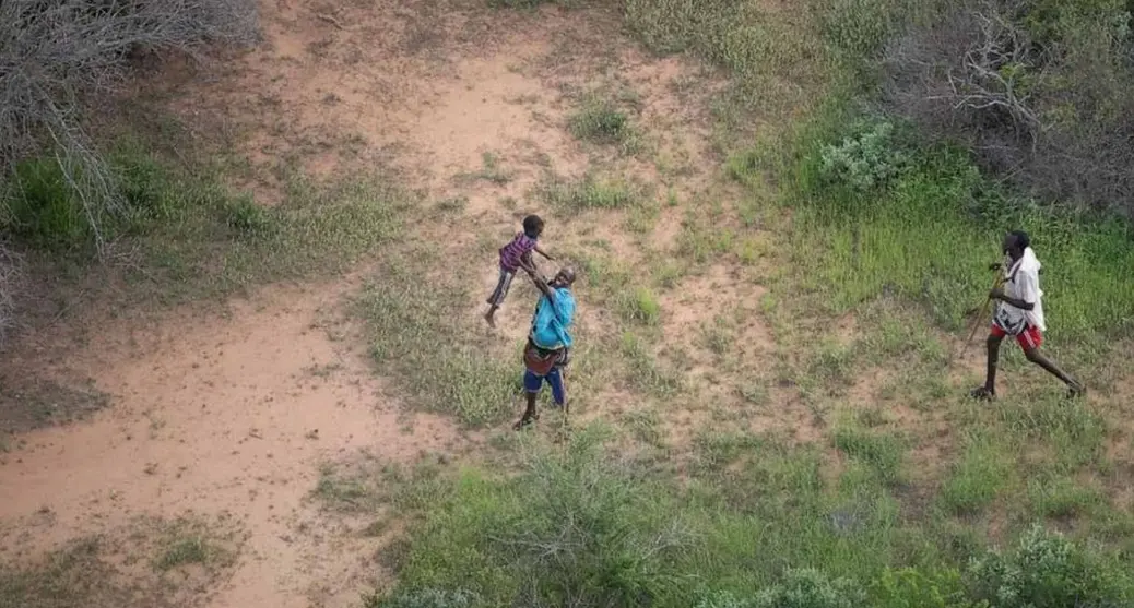  Ayub fue rescatado por su t&iacute;o -Roan Carr-Hartley 