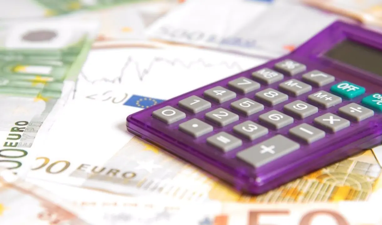  Archivo - La OCU acusa a los bancos de abusar en sus peticiones de informaci&oacute;n personal a sus clientes. - GESTHA - Archivo 