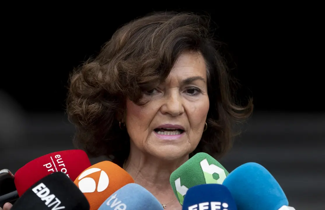  La exvicepresidenta del Gobierno, Carmen Calvo, ofrece declaraciones a los medios a su llegada a una reuni&oacute;n en el Teatro Real, a 2 de junio de 2023, en Madrid (Espa&ntilde;a). - Alberto Ortega - Europa Press 