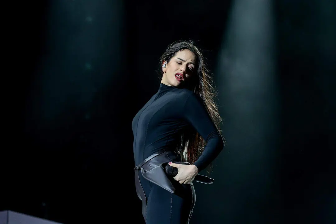  La cantante Rosal&iacute;a act&uacute;a durante el Primavera Sound, en la Ciudad del Rock, sede del Primavera Sound Madrid 2023 