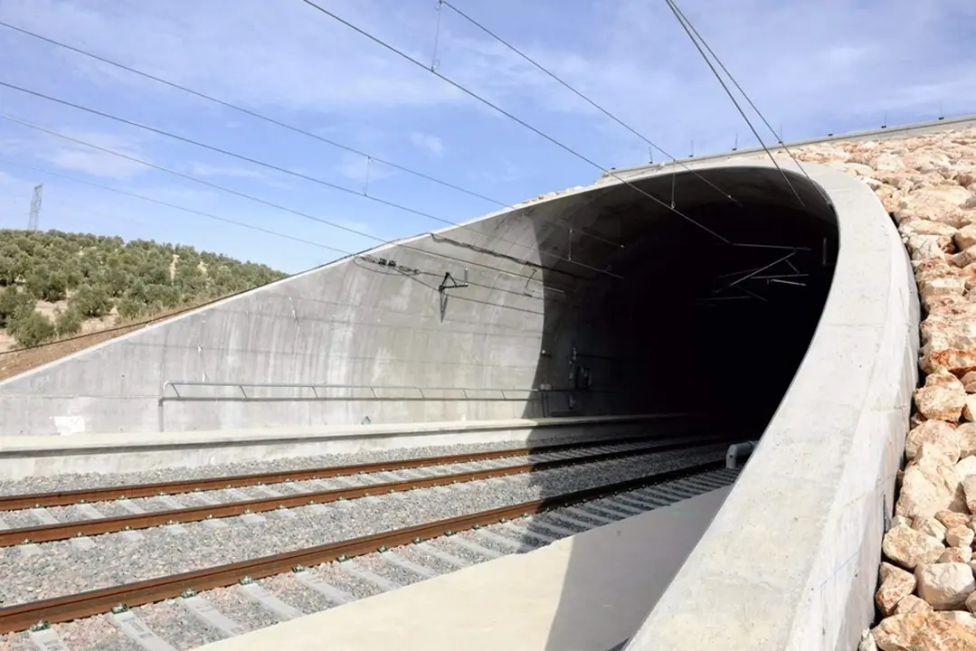  T&uacute;nel de Adif AV 