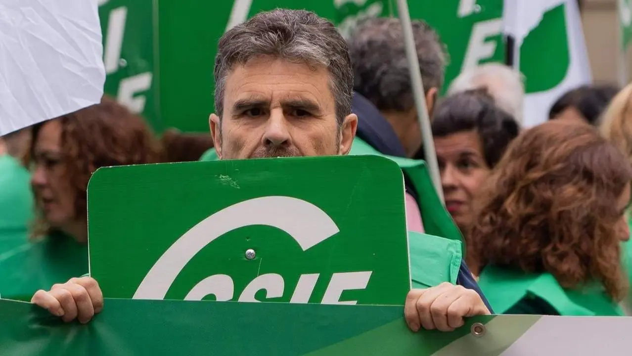  Concentraci&oacute;n a las puertas de la delegaci&oacute;n del gobierno a 23 de noviembre de 2022, en Sevilla Andaluc&iacute;a, Espa&ntilde;a 