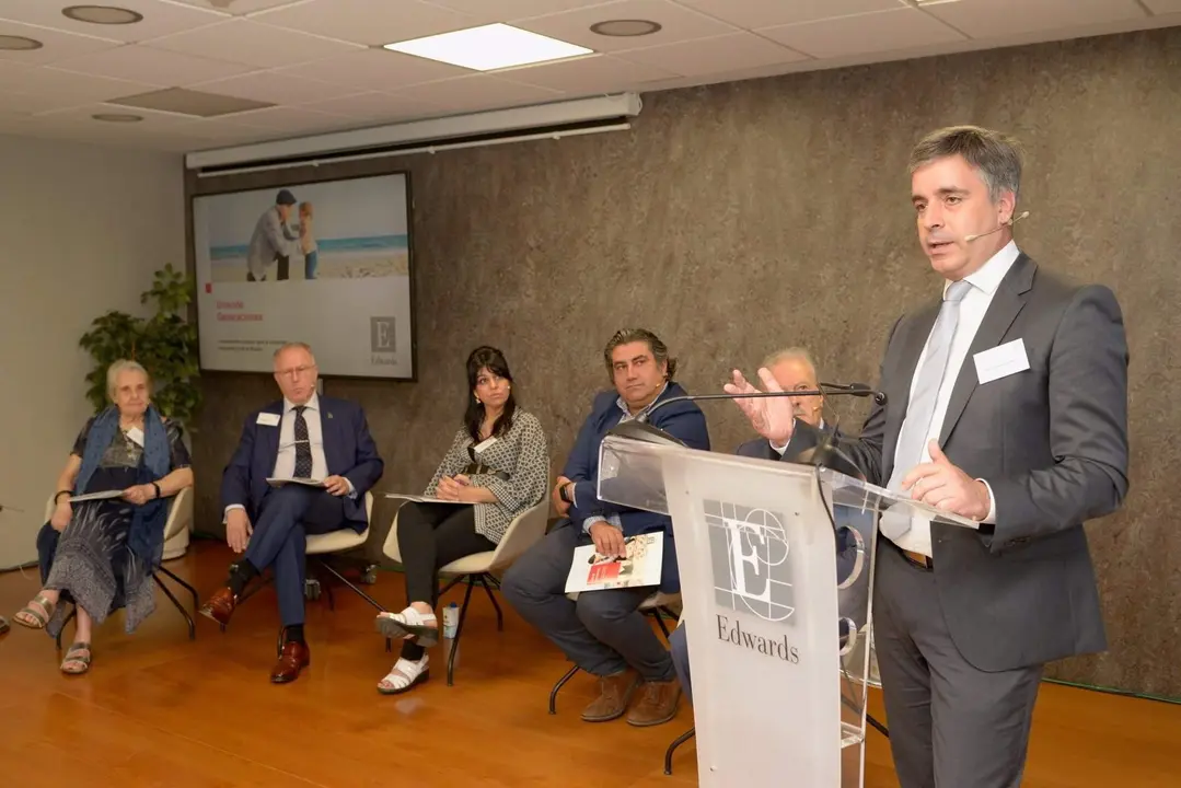  El director de Edwards Lifesciences, Ram&oacute;n Garc&iacute;a Furquet, en el acto de presentaci&oacute;n en Madrid del informe 'Uniendo Generaciones 