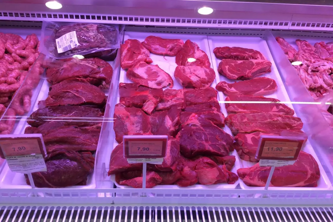  Archivo - Precios, IPC, inflaci&oacute;n, consumo, ensalada, ensaladas, carne, carnes, comprar, comprando, supermercado, mercado - EUROPA PRESS - Archivo 