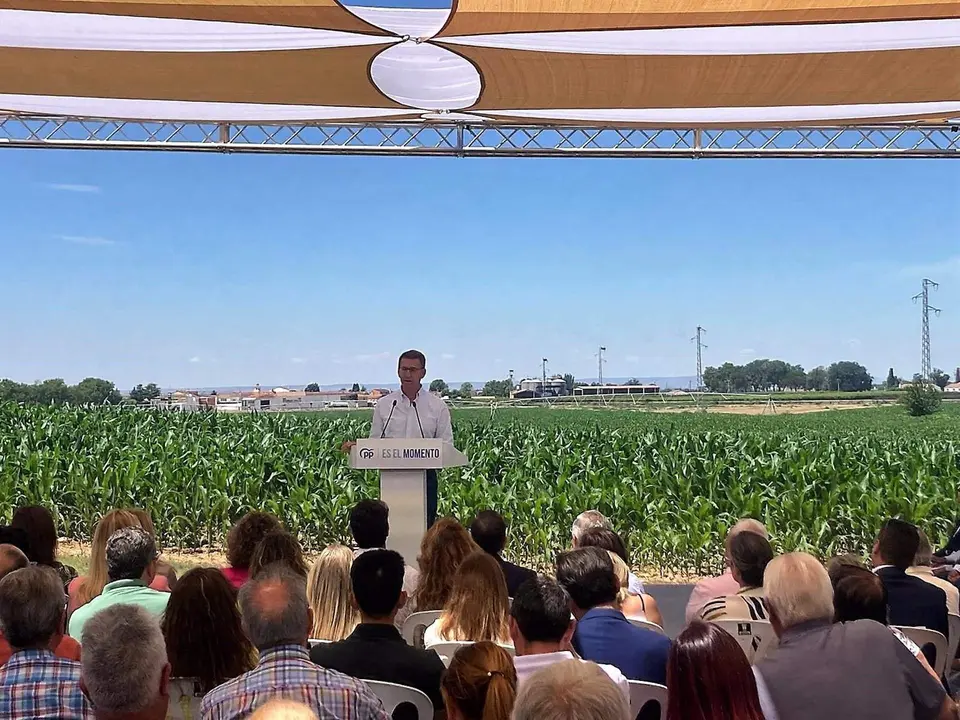 Feij&oacute;o durante el acto en Gimenells 
