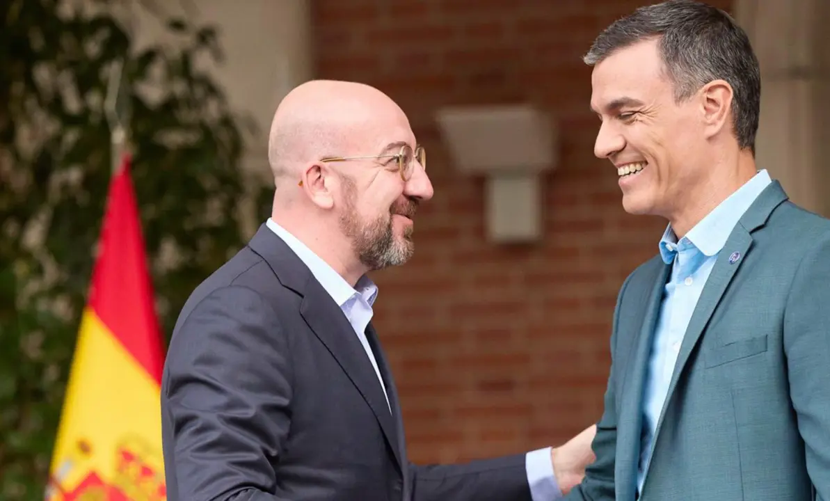  El presidente del Gobierno, Pedro S&aacute;nchez, recibe al presidente del Consejo Europeo, Charles Michel, en el Palacio de la Moncloa, a 2 de julio de 2023, en Madrid (Espa&ntilde;a). Pedro S&aacute;nchez y Charles Michel se han reunido esta tarde para hablar sobre las prio - Jes&uacute;s Hell&iacute;n - Europa Press 