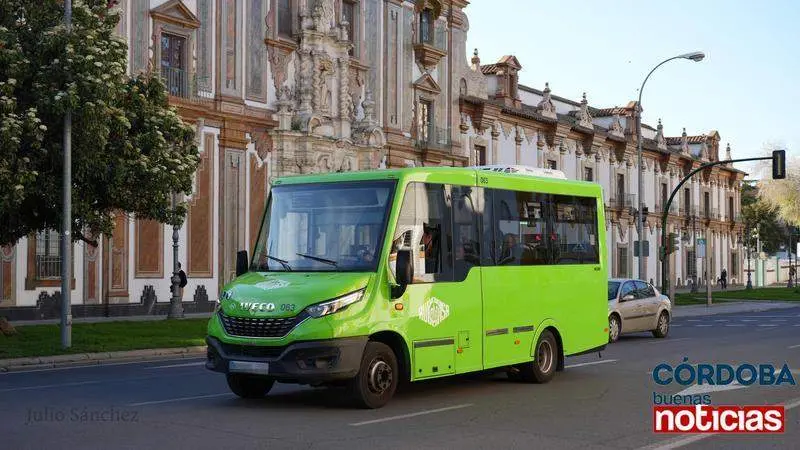  Furgoneta de Aucorsa en Col&oacute;n Julio S&aacute;nchez CBN 