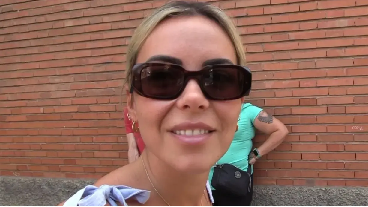  Alba Silva atendiendo a los medios 