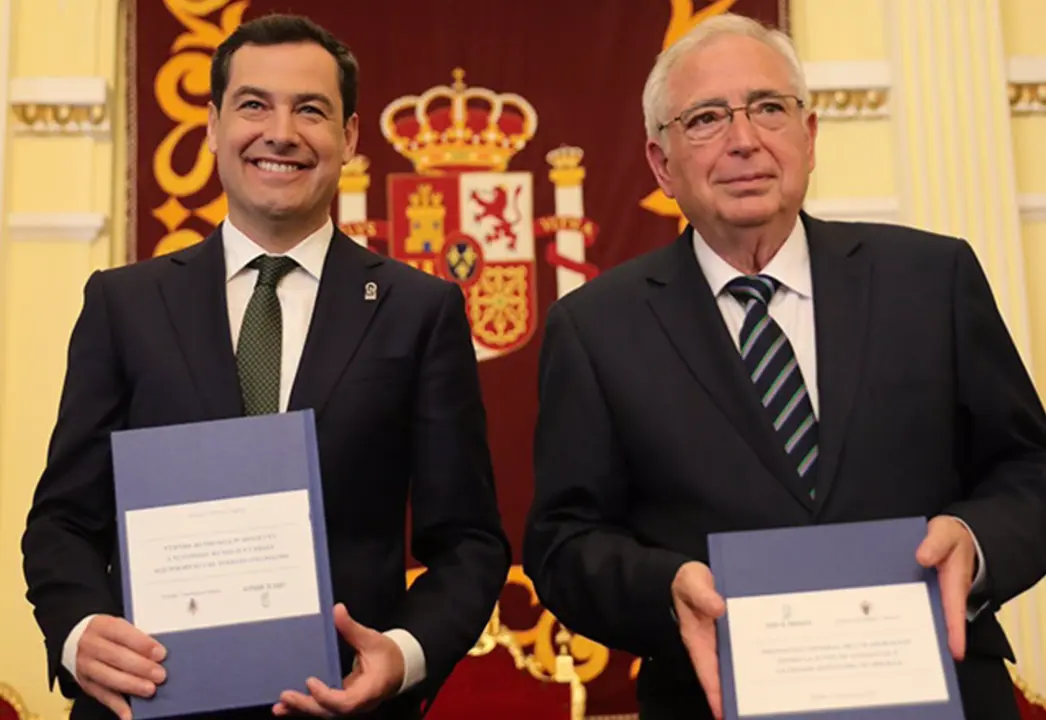  Archivo - El presidente de Melilla, Juan Jos&eacute; Imbroda, y el presidente de la Junta de Andaluc&iacute;a, Juanma Moreno, en la firma del convenio de colaboraci&oacute;n en 2019 - GOBIERNO MELILLA - Archivo 
