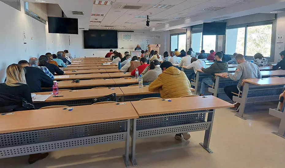  Aspirantes a ingresar en la Administraci&oacute;n judicial de Andaluc&iacute;a, durante la realizaci&oacute;n de su prueba escrita 