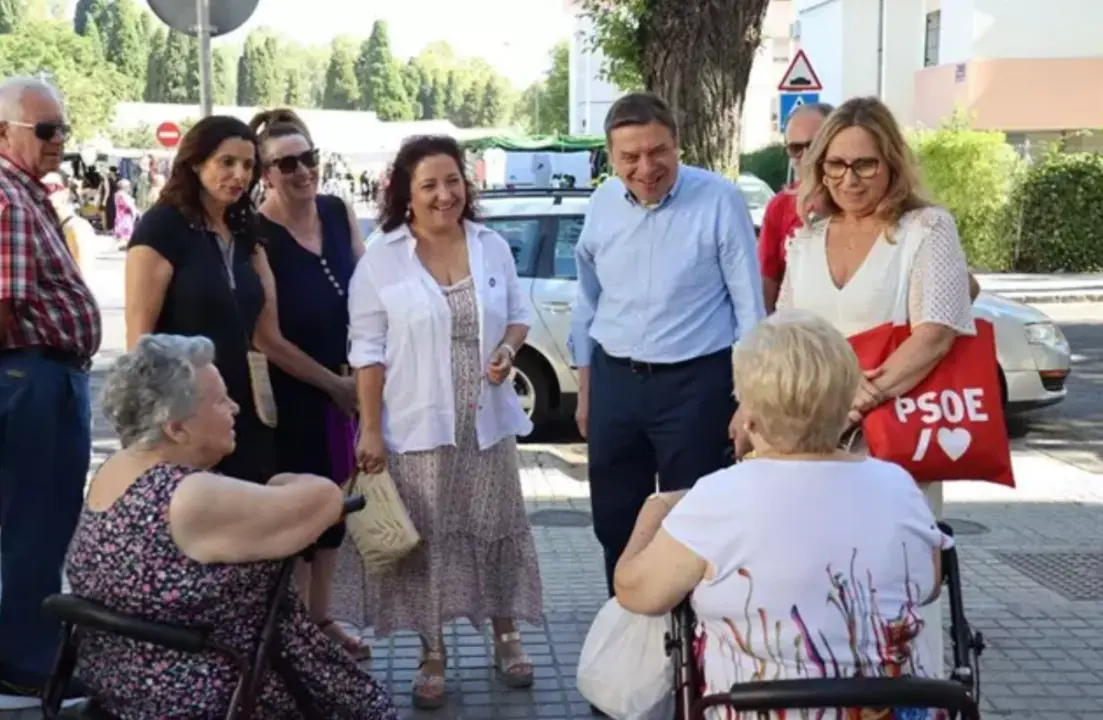  El cabeza de lista del PSOE al Congreso por C&oacute;rdoba y ministro de Agricultura, Pesca y Alimentaci&oacute;n, Luis Planas, en C&oacute;rdoba<br>- PSOE C&Oacute;RDOBA 