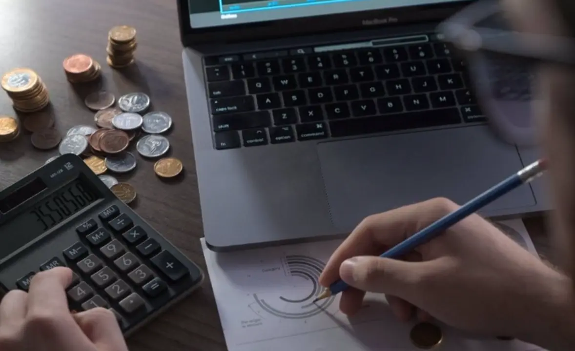  Archivo - M&aacute;s de la mitad de las empresas espa&ntilde;olas no hace uso de la Directiva Europea de Lucha contra la morosidad, seg&uacute;n intrum. - CNI - Archivo 