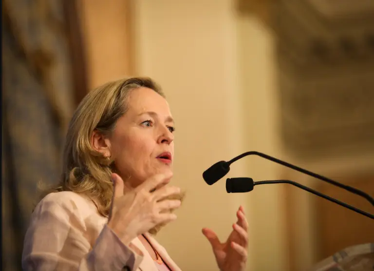  Nadia Calvi&ntilde;o, vicepresidenta primera del gobierno y ministra de econom&iacute;a  