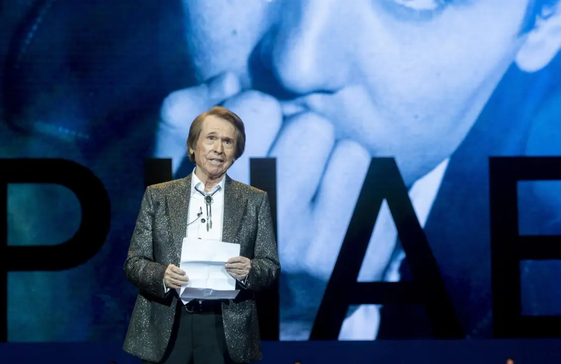  Archivo - El cantante Raphael recibe la Biznaga de Oro Honor&iacute;fica durante la inauguraci&oacute;n de la 26 edici&oacute;n del Festival de M&aacute;laga, en el Teatro Cervantes, a 10 de marzo de 2023, en M&aacute;laga. (Foto de archivo). - Alberto Ortega / Europa Press - Archivo 