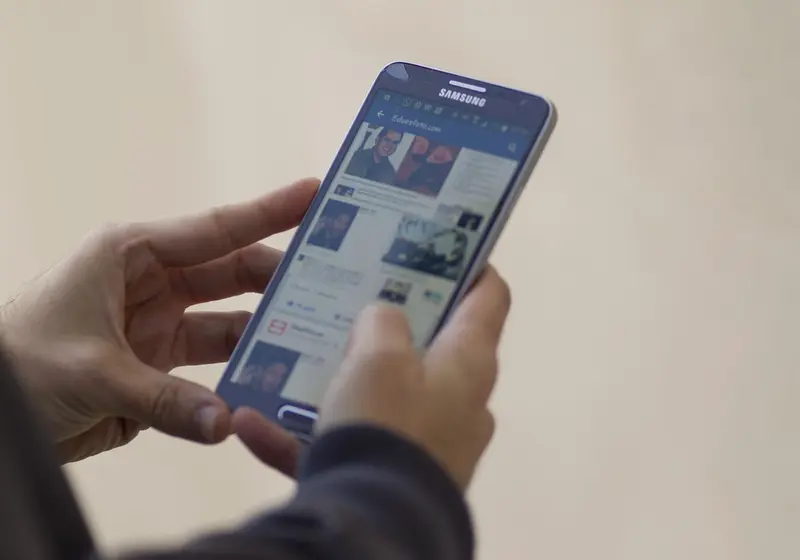  Archivo - Nuevas tecnolog&iacute;as, redes sociales, internet, tel&eacute;fono inteligente, m&oacute;vil. - EUROPA PRESS - Archivo 