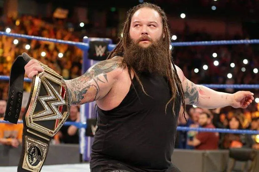 Bray Wyatt con el cintur&oacute;n de la WWE