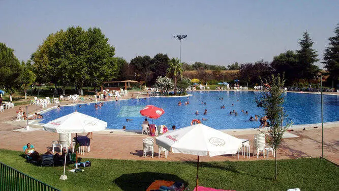  Una de las piscinas municipales de C&oacute;rdoba 