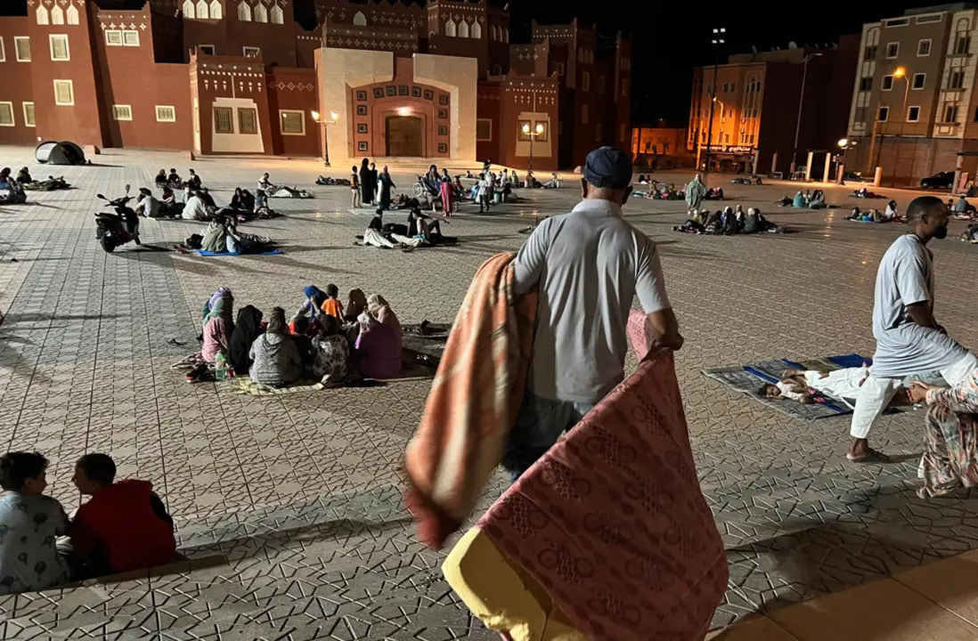  Residentes se refugian en un descampado tras el terremoto en Ouarzazate, Marruecos. - Wang Dongzhen / Xinhua News / Contactophoto 
