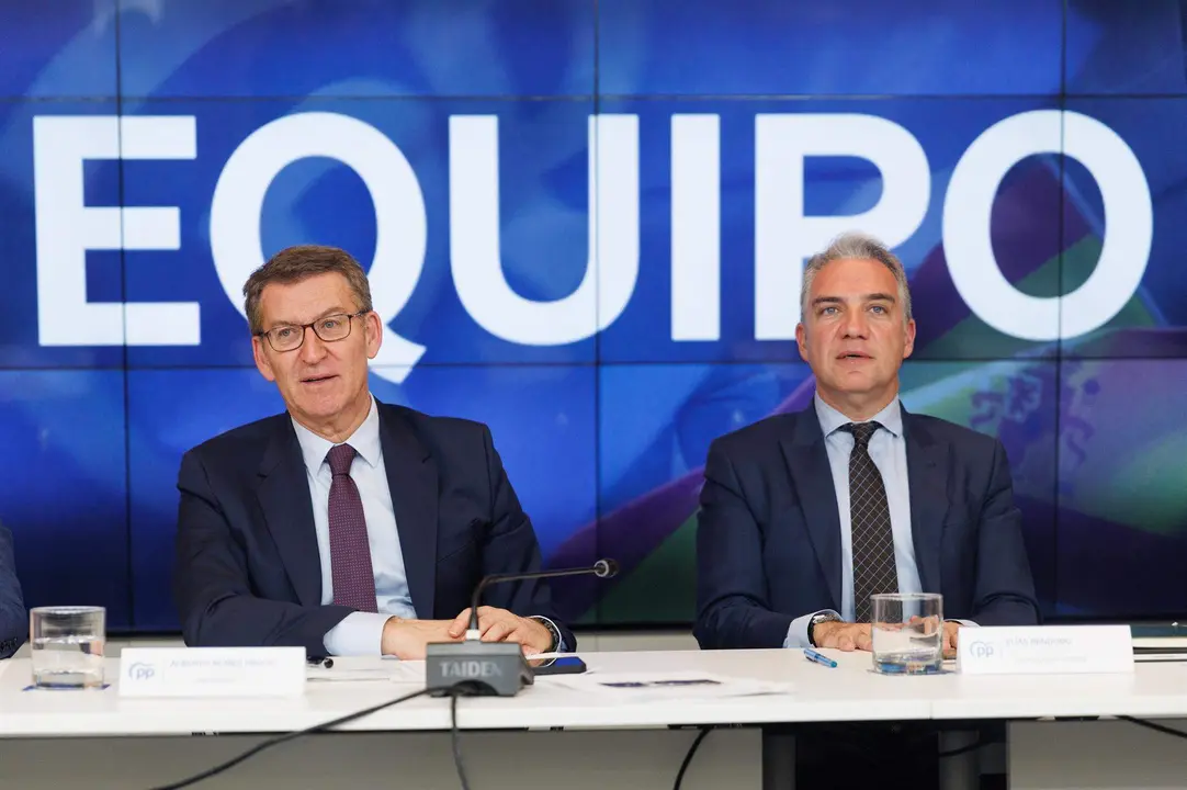  El presidente del Partido Popular, Alberto N&uacute;&ntilde;ez Feij&oacute;o y el coordinador general del Partido Popular, El&iacute;as Bendodo 
