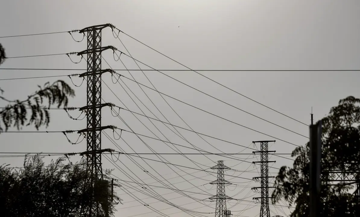  Vista de una torre de alta tensi&oacute;n, a 23 de agosto de 2023, en Madrid (Espa&ntilde;a). En esta cuarta ola de calor, la m&aacute;s prolongada en lo que va de verano, el precio de la luz se ha disparado. La cotizaci&oacute;n de la electricidad en el mercado mayorista marca hoy - Jes&uacute;s Hell&iacute;n - Europa Press 