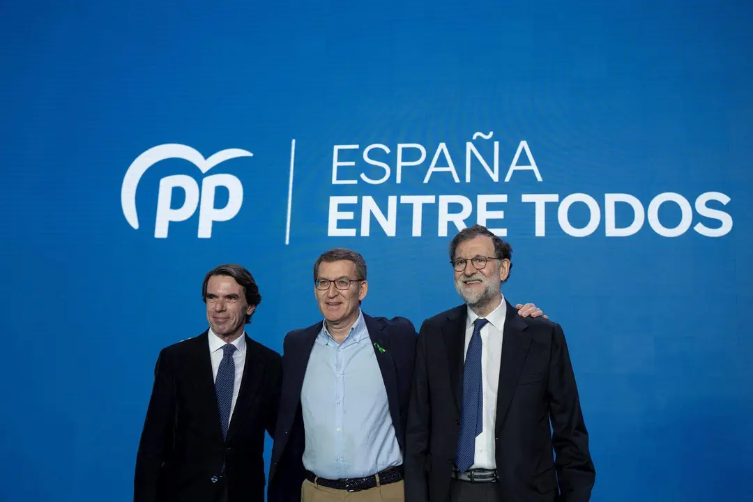  Feij&oacute;o junto a Jos&eacute; Mar&iacute;a Aznar y Mariano Rajoy 