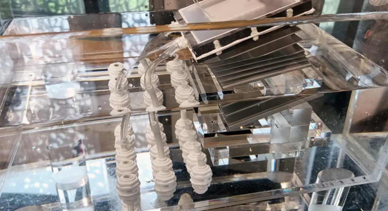  Mecanismo de desalinizaci&oacute;n solar 