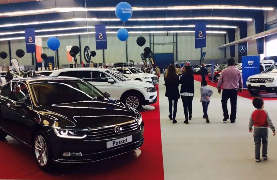  Archivo - Venta de coches, concesionarios, veh&iacute;culos - FEVAL - Archivo 