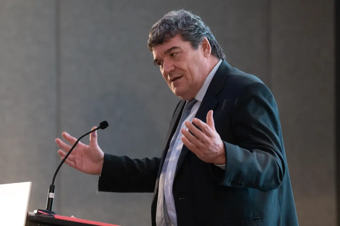  Archivo - El ministro de Inclusi&oacute;n, Seguridad Social y Migraciones, Jos&eacute; Luis Escriv&aacute;. - DAVID ZORRAKINO - EUROPA PRESS - Archivo 