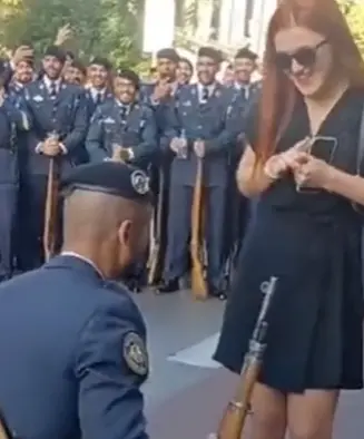  Captura del v&iacute;deo de la pedida de mano del desfile del 12 de octubre 