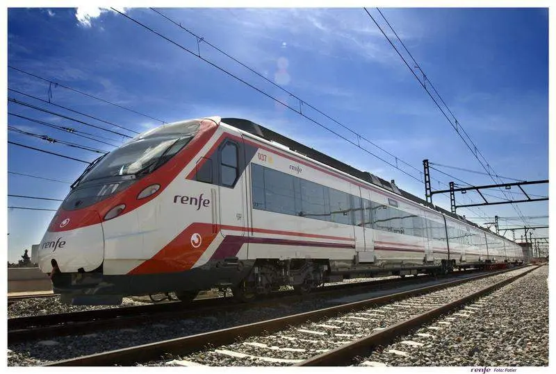  Archivo - Tren de Cercan&iacute;as de Renfe. - RENFE - Archivo 