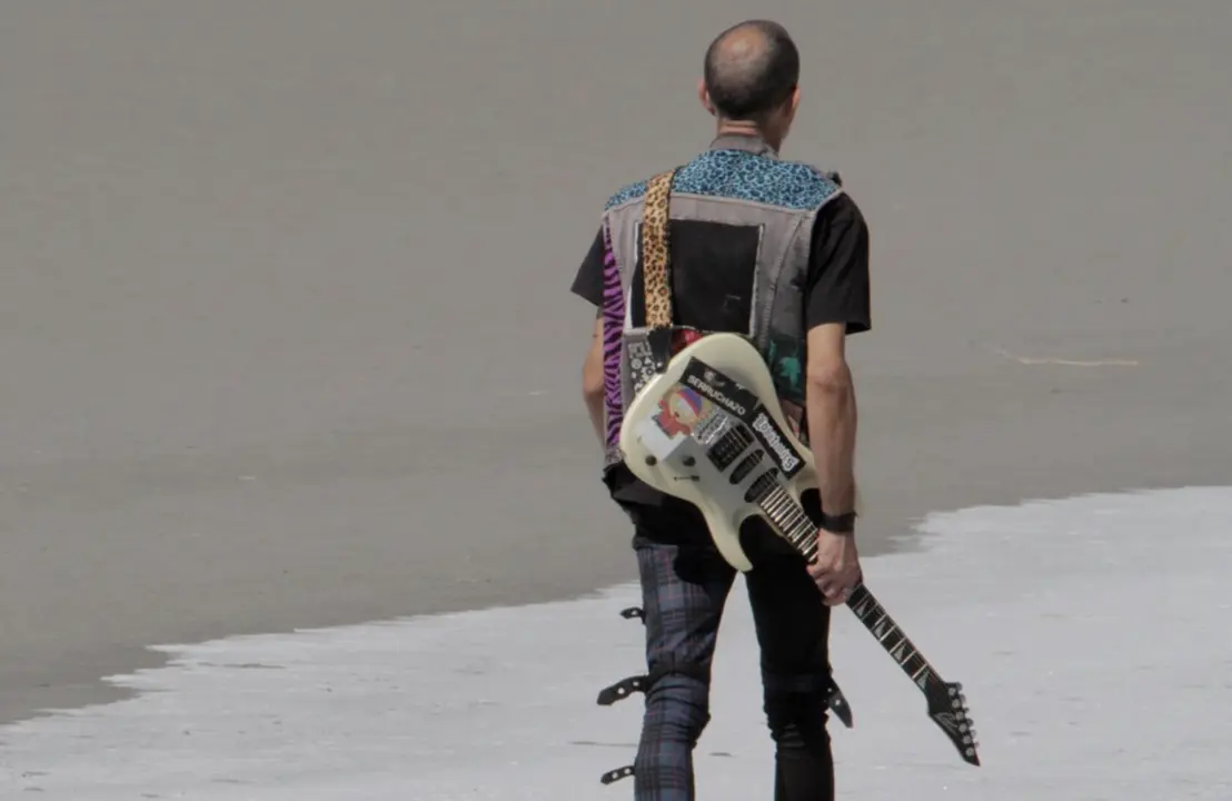  La pel&iacute;cula 'Manolo Kabezabolo' sobre el cantautor zaragozano se estrena en Barcelona el 3 de noviembre - DU CARDELIN STUDIO SL 