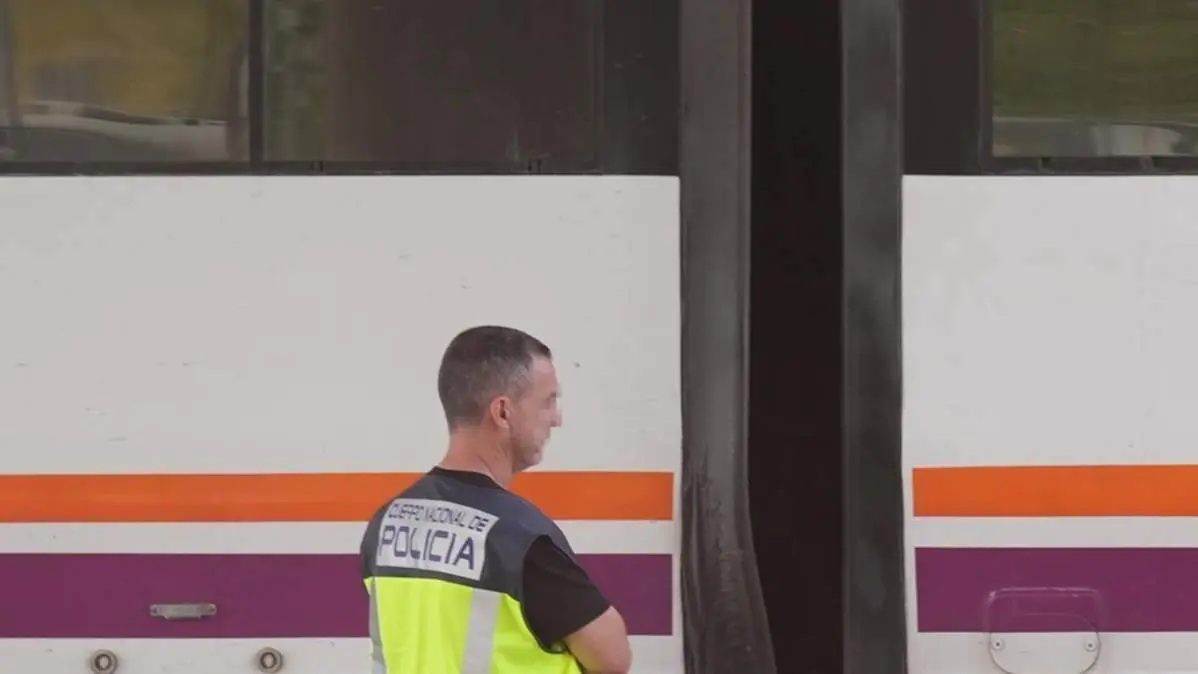  Intersecci&oacute;n por la que trepar&iacute;a el joven fallecido 