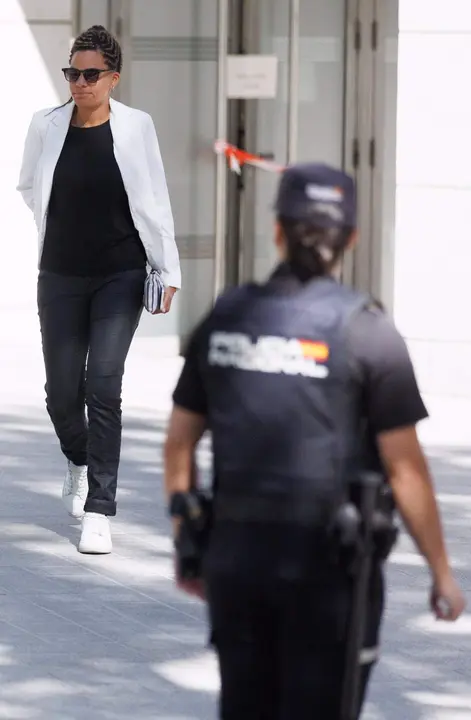  Una amiga de la jugadora de la selecci&oacute;n femenina Jenni Hermoso a su llegada a la Audiencia Nacional para ser interrogado, a 25 de septiembre de 2023, en Madrid 