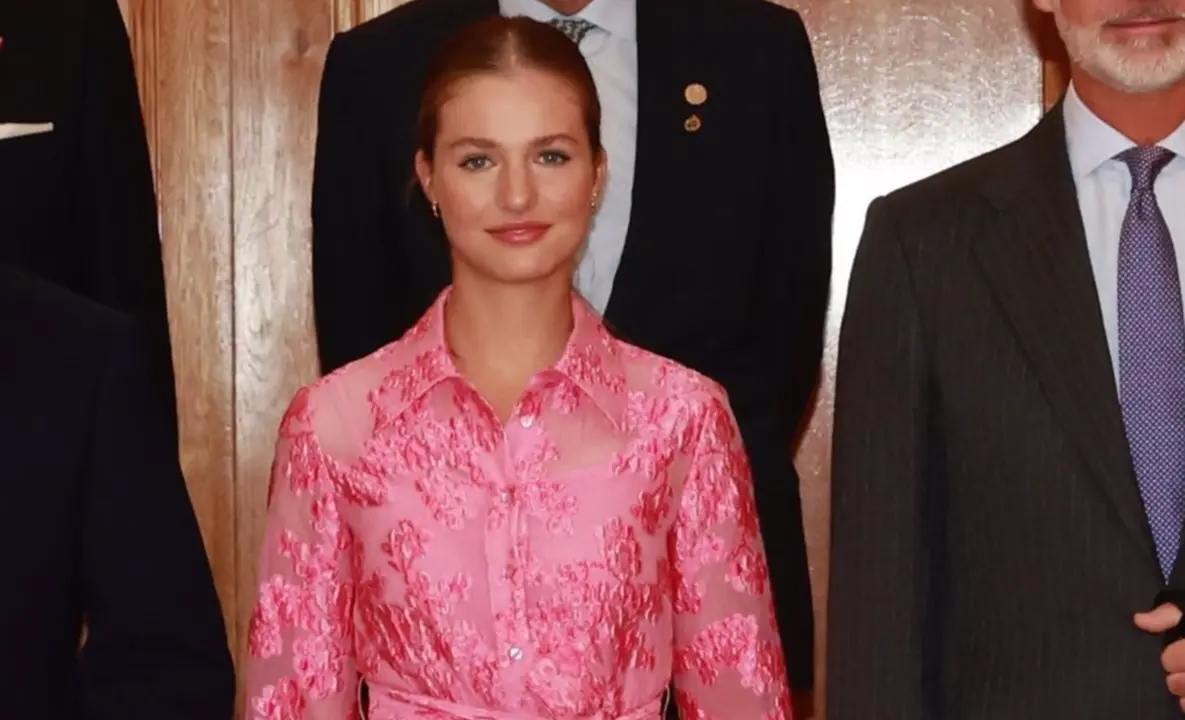  La Princesa Leonor durante las audiencias que la Familia Real ha mantenido esta ma&ntilde;ana en el Sal&oacute;n Covadonga del hotel de La Reconquista - CASA SM EL REY 