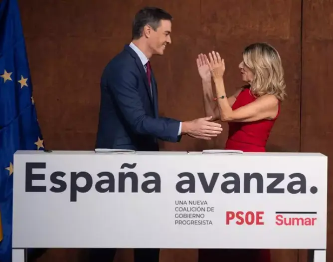  El presidente del Gobierno en funciones, Pedro S&aacute;nchez y la l&iacute;der de Sumar y vicepresidenta segunda del Gobierno y ministra de Trabajo en funciones, Yolanda D&iacute;az 