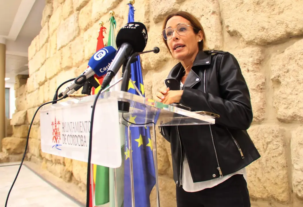  La&nbsp;Tercera Teniente de Alcalde del Ayuntamiento de C&oacute;rdoba y&nbsp;Delegada de Igualdad y Deportes, Mari&aacute;n Aguilar, durante la rueda de prensa. 