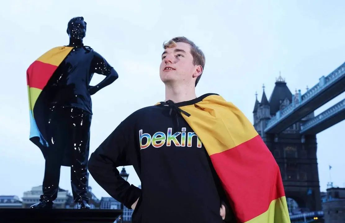  Sebbie Hall, h&eacute;roe de Reino Unido 