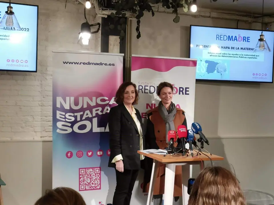  La directora y la presidenta de Redmadre en la presentaci&oacute;n del Mapa de la Maternidad 2022 