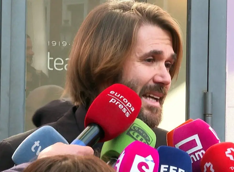  MANUEL VELASCO EN LA CAPILLA ARDIENTE DE SU MADRE - EUROPA PRESS TV 