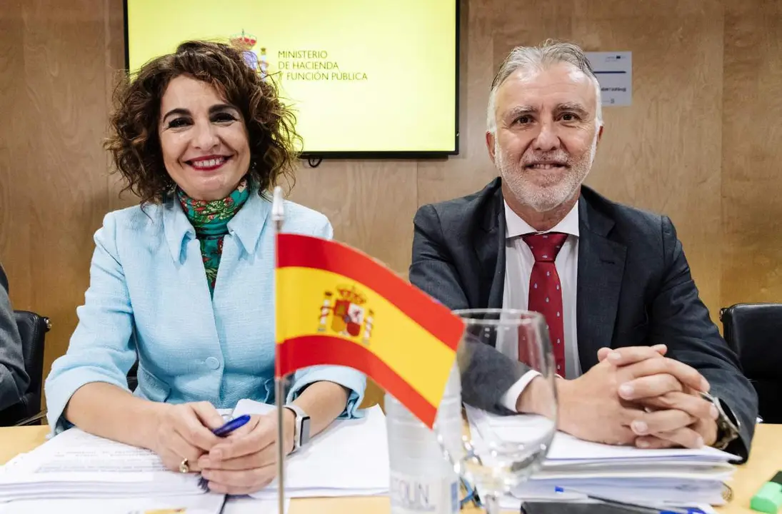  La vicepresidenta cuarta y ministra de Hacienda y Funci&oacute;n P&uacute;blica, Mar&iacute;a Jes&uacute;s Montero y el ministro de Pol&iacute;tica Territorial y Memoria Democr&aacute;tica, &Aacute;ngel V&iacute;ctor Torres, durante la reuni&oacute;n del Consejo de Pol&iacute;tica Fiscal y Financiera 