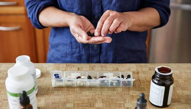  Medicaci&oacute;n de una persona mayor 