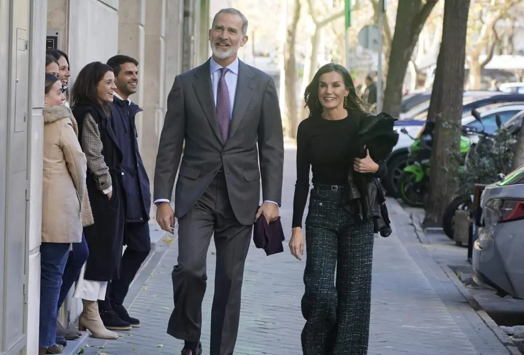  El Rey Felipe y la Reina Letizia llegan al restaurante, a 20 de diciembre de 2023, en Madrid (Espa&ntilde;a). - &Aacute;ngel D&iacute;az Bri&ntilde;as - Europa Press 