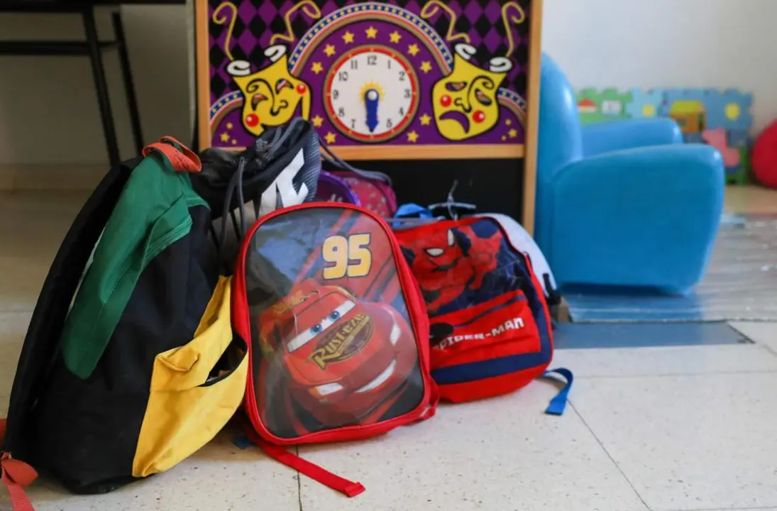  Archivo - Mochilas de unos ni&ntilde;os en un aula. - Marta Fern&aacute;ndez Jara - Europa Press - Archivo 